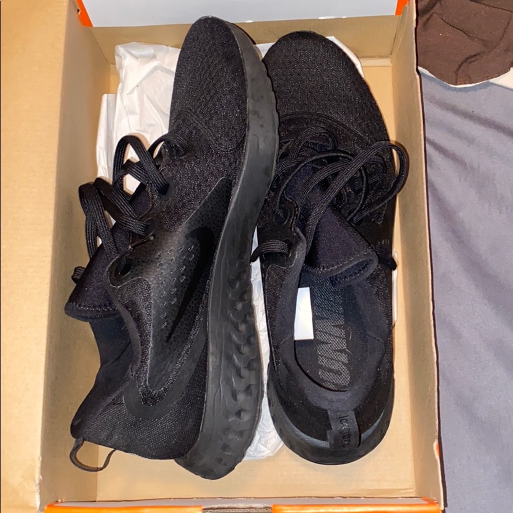 Nike Legend React - image 3